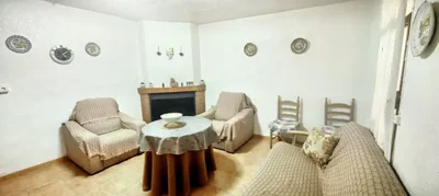 422748570