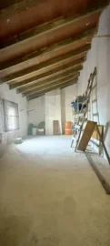 422748583