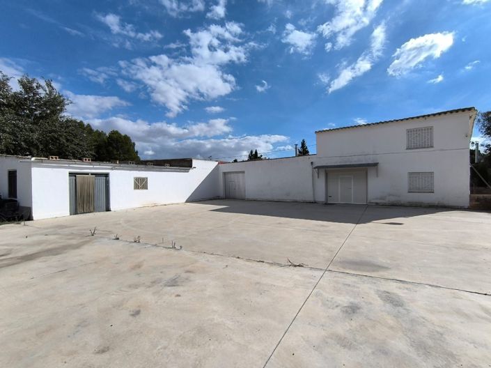 Image No.2-7 Bed Country House for sale