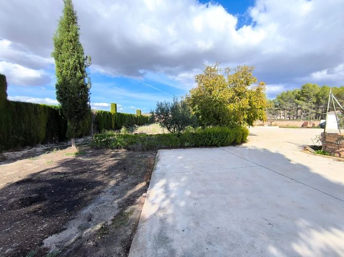 Image No.23-7 Bed Country House for sale