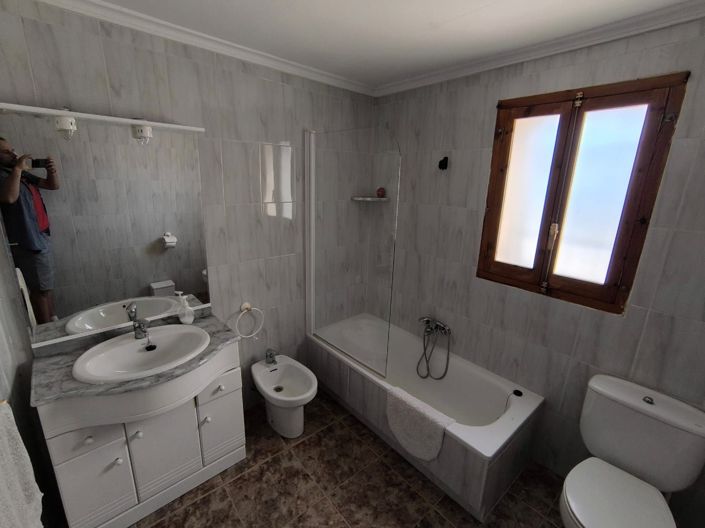 Image No.7-7 Bed Country House for sale