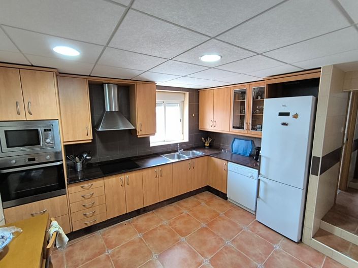 Image No.8-7 Bed Country House for sale