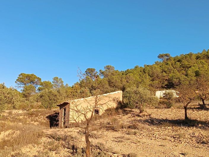 Image No.4-1 Bed Land for sale