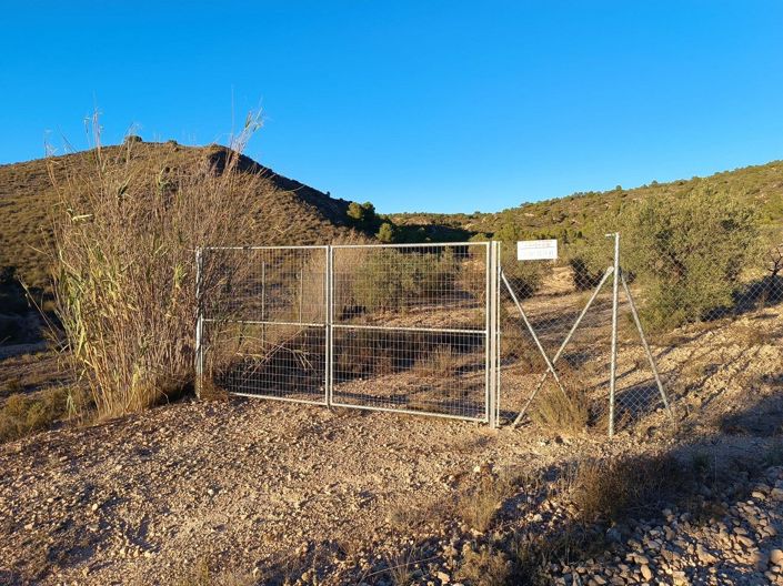 Image No.5-1 Bed Land for sale