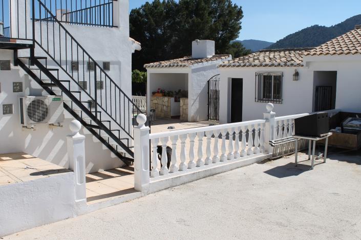 Image No.3-4 Bed Country Property for sale