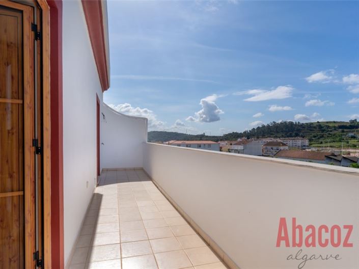 Image No.12-4 Bed Townhouse for sale