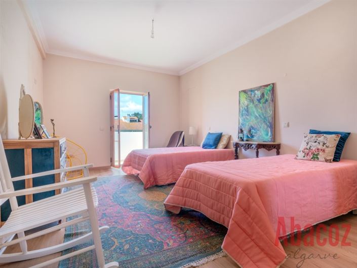 Image No.13-4 Bed Townhouse for sale