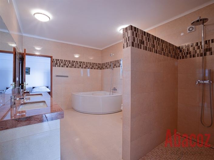 Image No.24-5 Bed Villa for sale