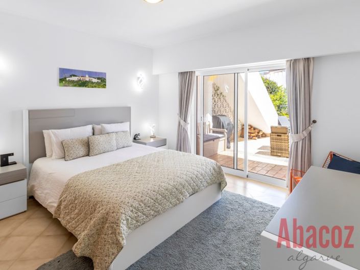 Image No.19-3 Bed House for sale