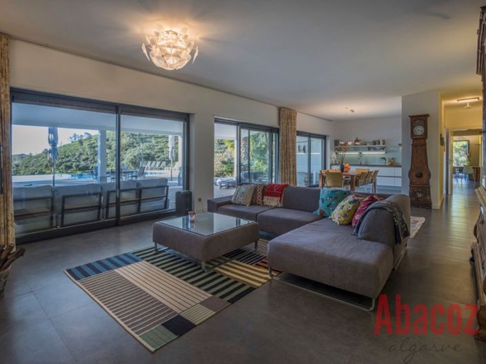 Image No.12-6 Bed Villa for sale