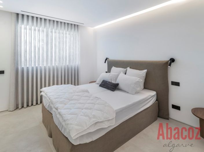 Image No.10-3 Bed Apartment for sale