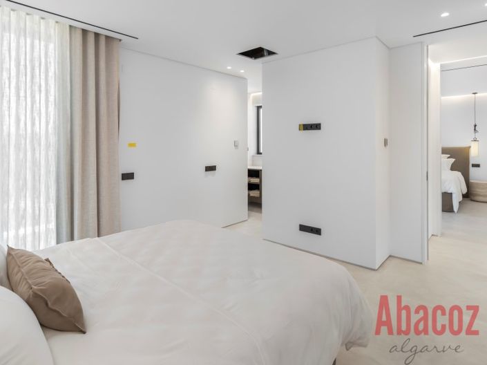 Image No.14-3 Bed Apartment for sale