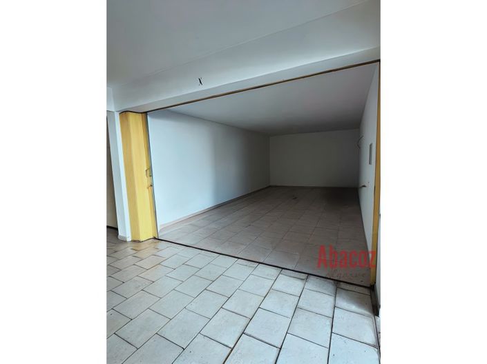 Lagos, Property
