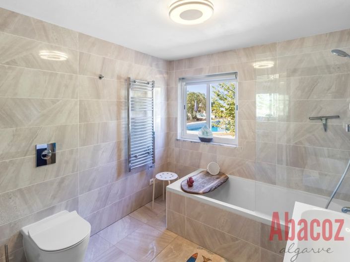 Image No.16-4 Bed Villa for sale