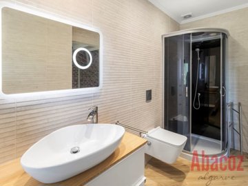 idd829b601-0000-0500-0000-000017dca41c