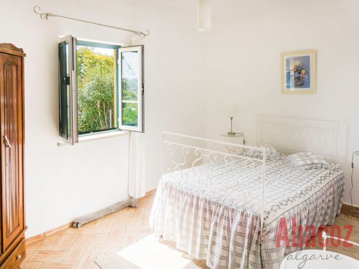 Image No.10-1 Bed House for sale