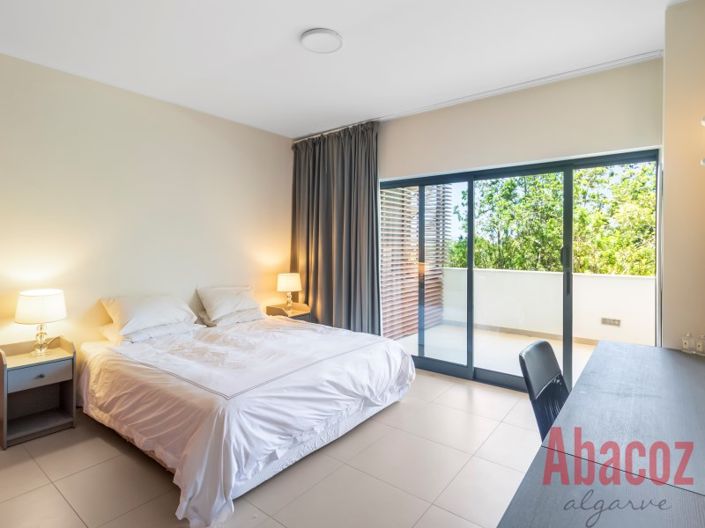 Image No.17-3 Bed Apartment for sale