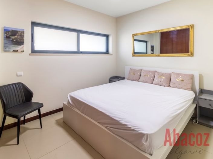 Image No.21-3 Bed Apartment for sale
