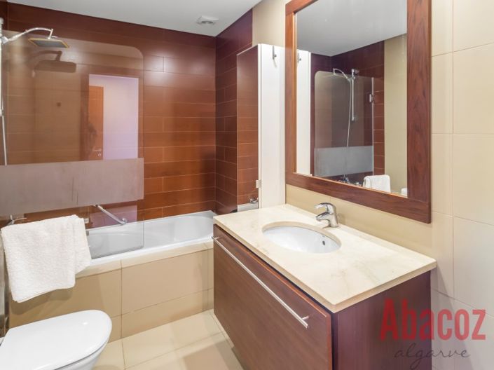 Image No.23-3 Bed Apartment for sale