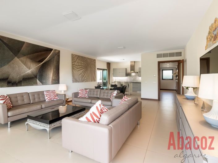 Image No.9-3 Bed Apartment for sale