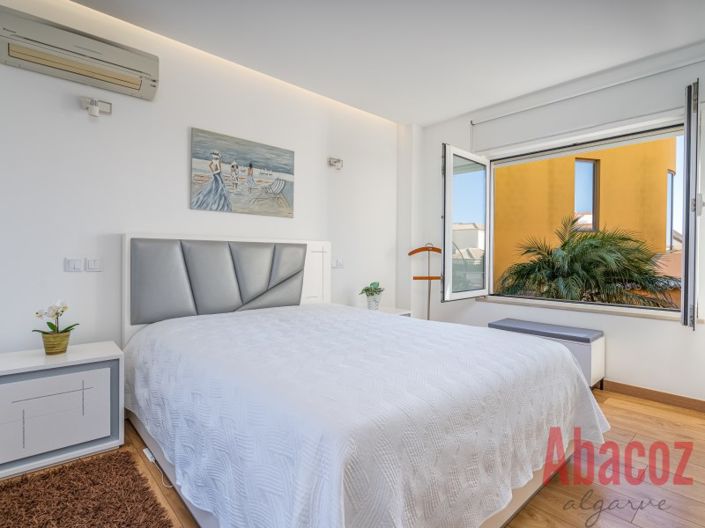 Image No.29-4 Bed Villa for sale