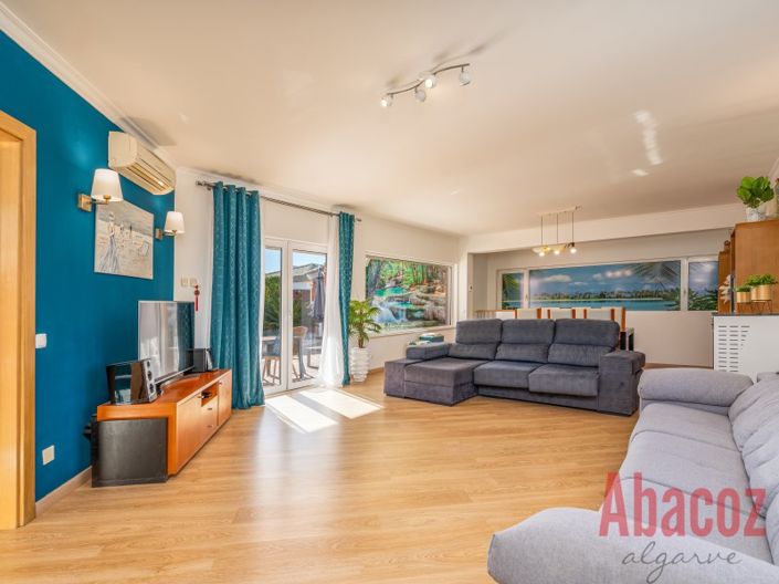 Image No.3-4 Bed Villa for sale