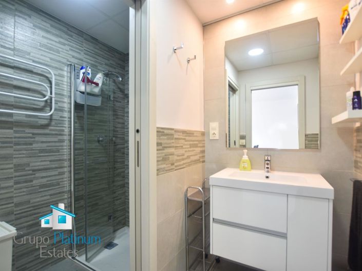 Image No.22-2 Bed Property for sale