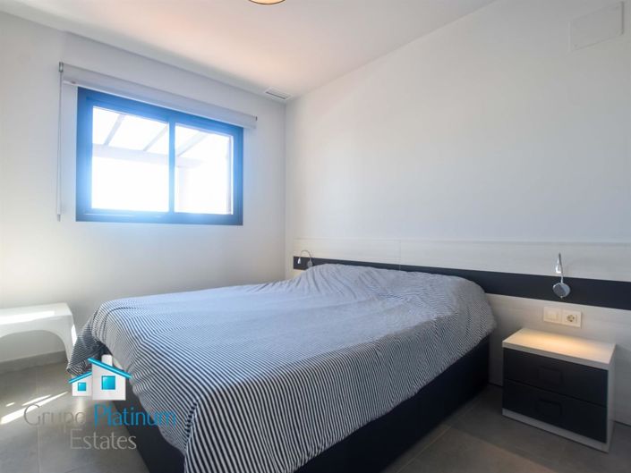 Image No.25-2 Bed Property for sale