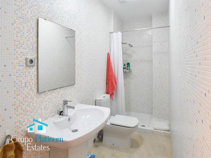 Image No.7-3 Bed Property for sale