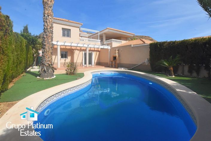 Image No.1-3 Bed Villa for sale