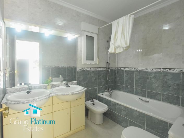 Image No.13-3 Bed Villa for sale