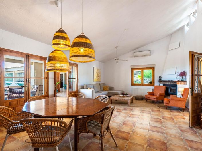 Image No.10-10 Bed Villa for sale