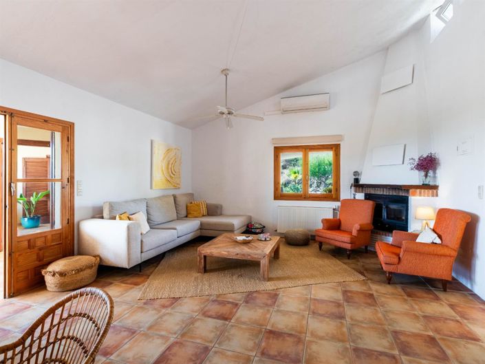 Image No.11-10 Bed Villa for sale