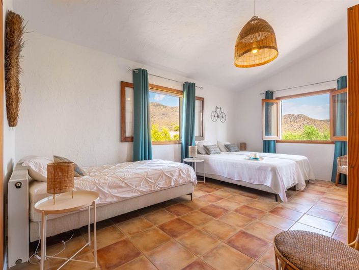 Image No.19-10 Bed Villa for sale