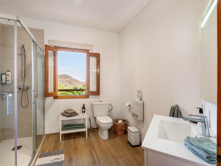 Image No.20-10 Bed Villa for sale