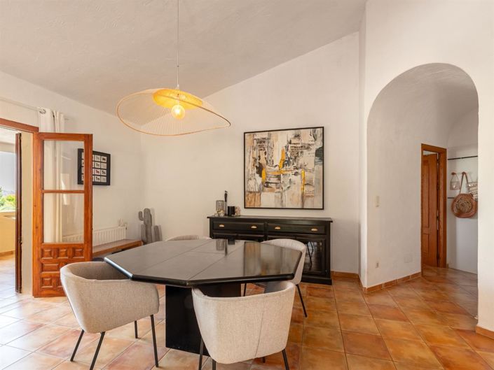 Image No.33-10 Bed Villa for sale