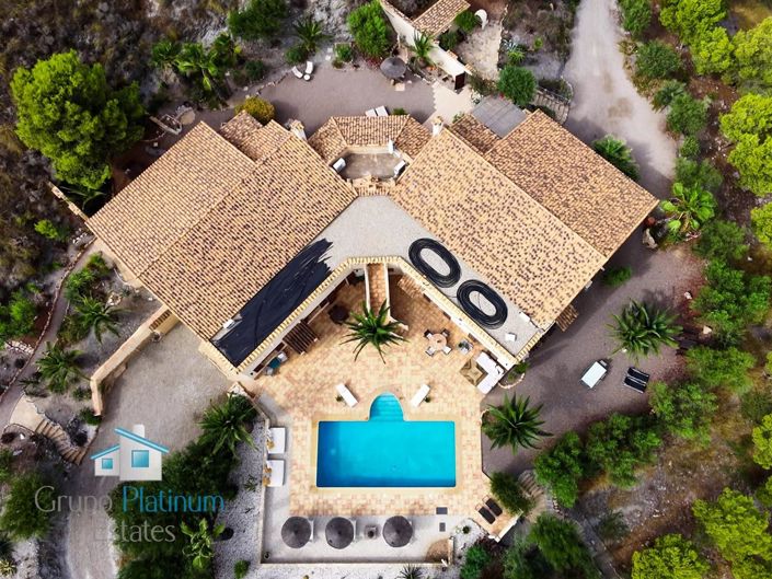 Image No.6-10 Bed Villa for sale