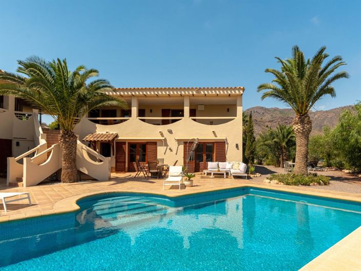 Image No.8-10 Bed Villa for sale