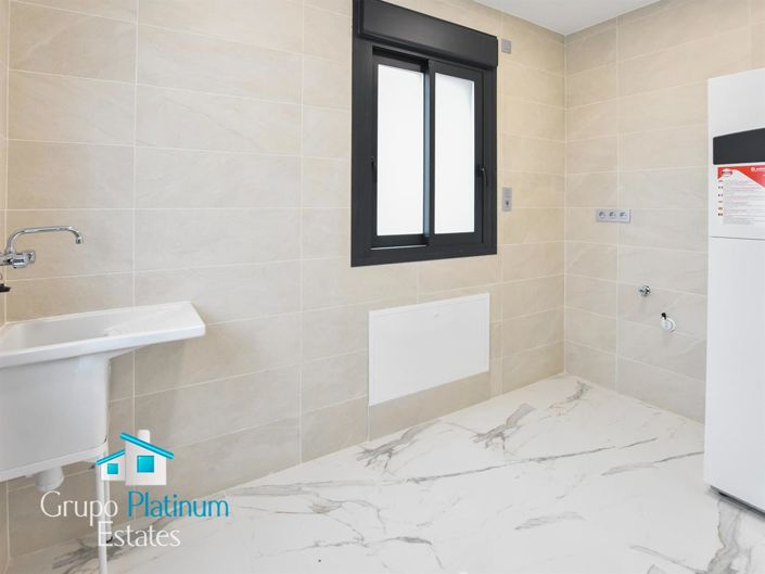 Image No.10-3 Bed Villa for sale