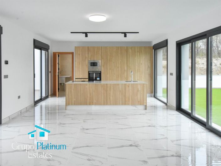 Image No.7-3 Bed Villa for sale