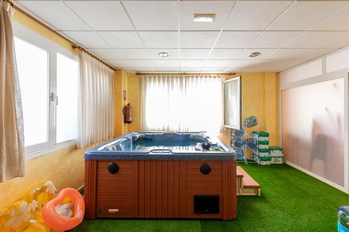 Image No.20-3 Bed Property for sale