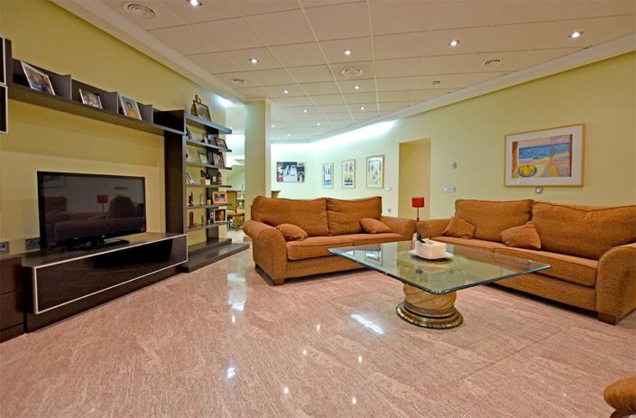 Image No.26-7 Bed Property for sale