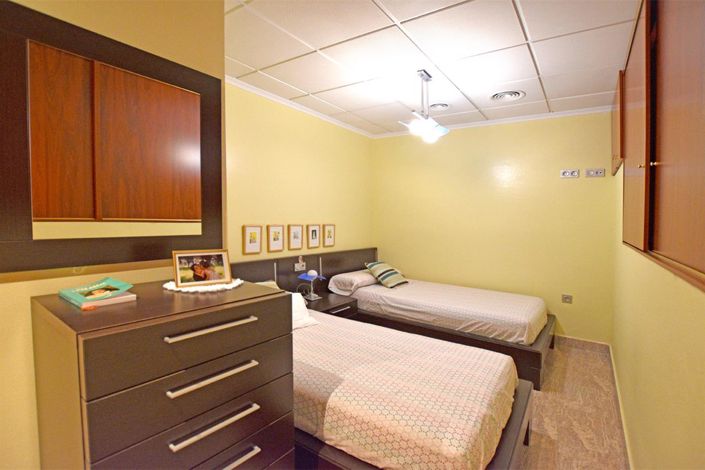 Image No.28-7 Bed Property for sale