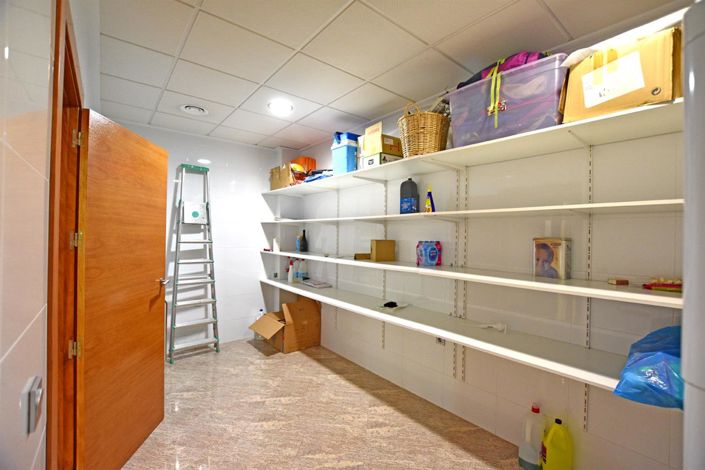 Image No.30-7 Bed Property for sale