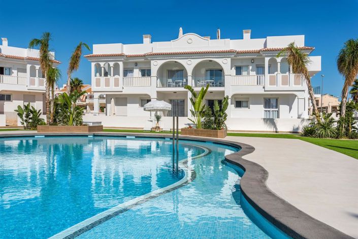 Image No.17-3 Bed Property for sale