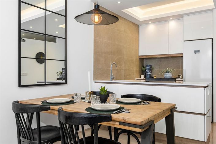 Image No.8-3 Bed Property for sale