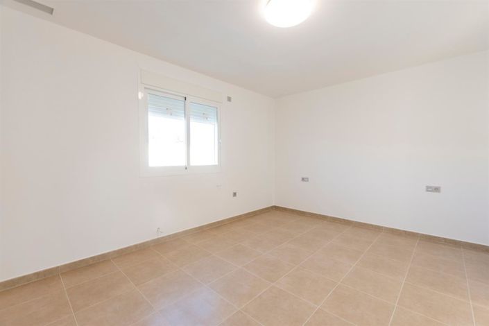 Image No.11-3 Bed Villa for sale