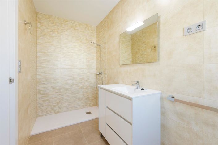 Image No.12-3 Bed Villa for sale
