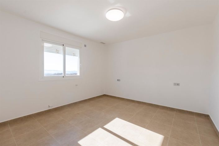 Image No.14-3 Bed Villa for sale