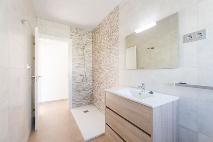 Image No.18-3 Bed Villa for sale